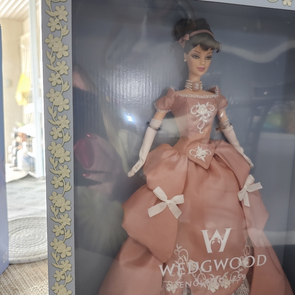 Wedgwood BarbieSpecial Edition , Pink Dress 2000 Mattel - Picture 2 of 6
